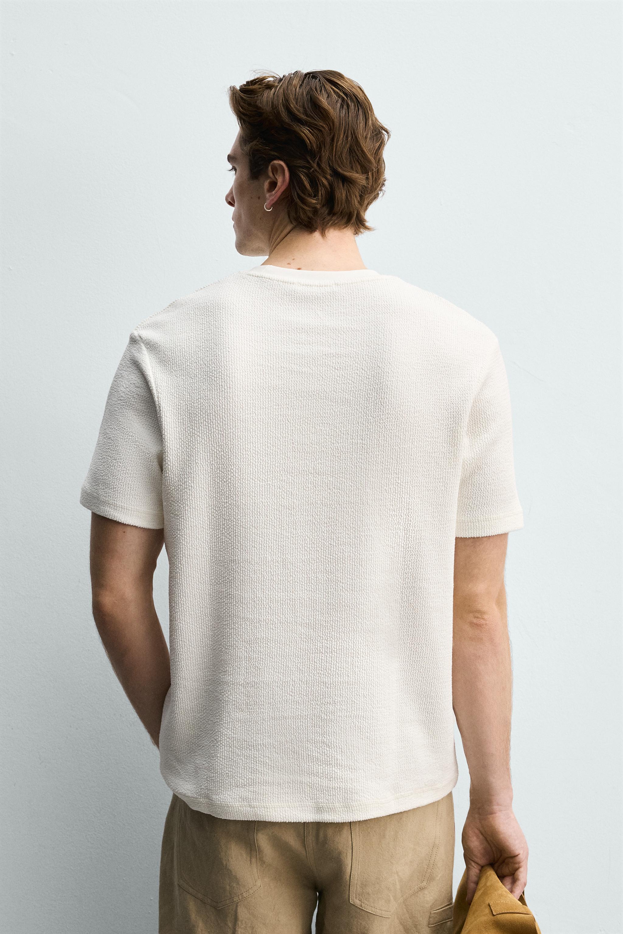 T-SHIRT REGULAR FIT STRUCTURÉ